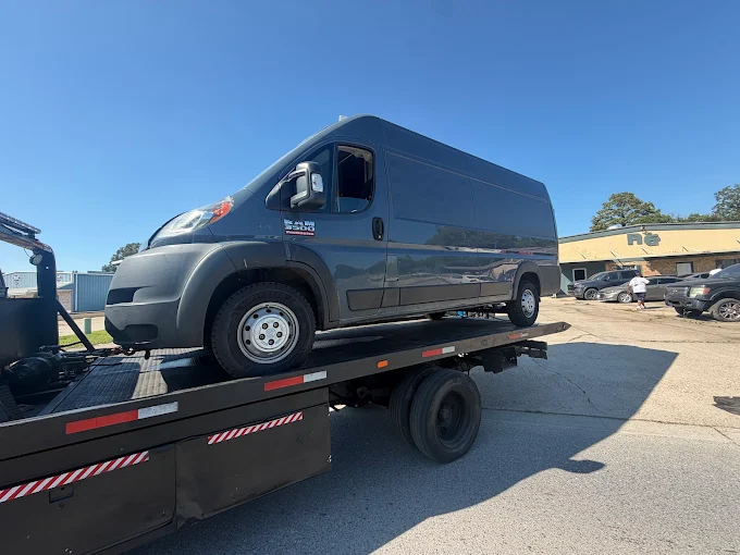 Triple Dee's Towing on the road